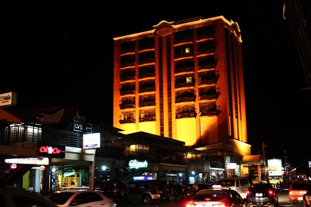 Iloilo Business Hotel Экстерьер фото