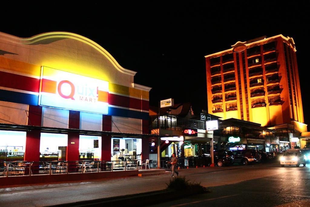 Iloilo Business Hotel Экстерьер фото