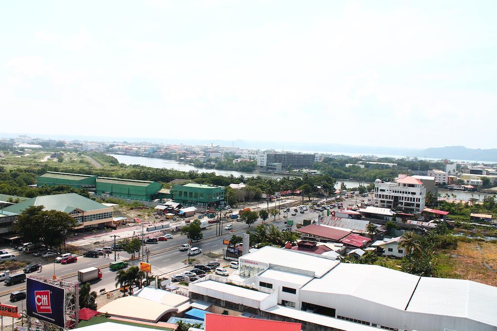 Iloilo Business Hotel Экстерьер фото