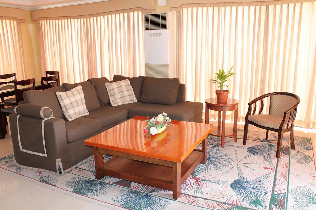 Iloilo Business Hotel Экстерьер фото