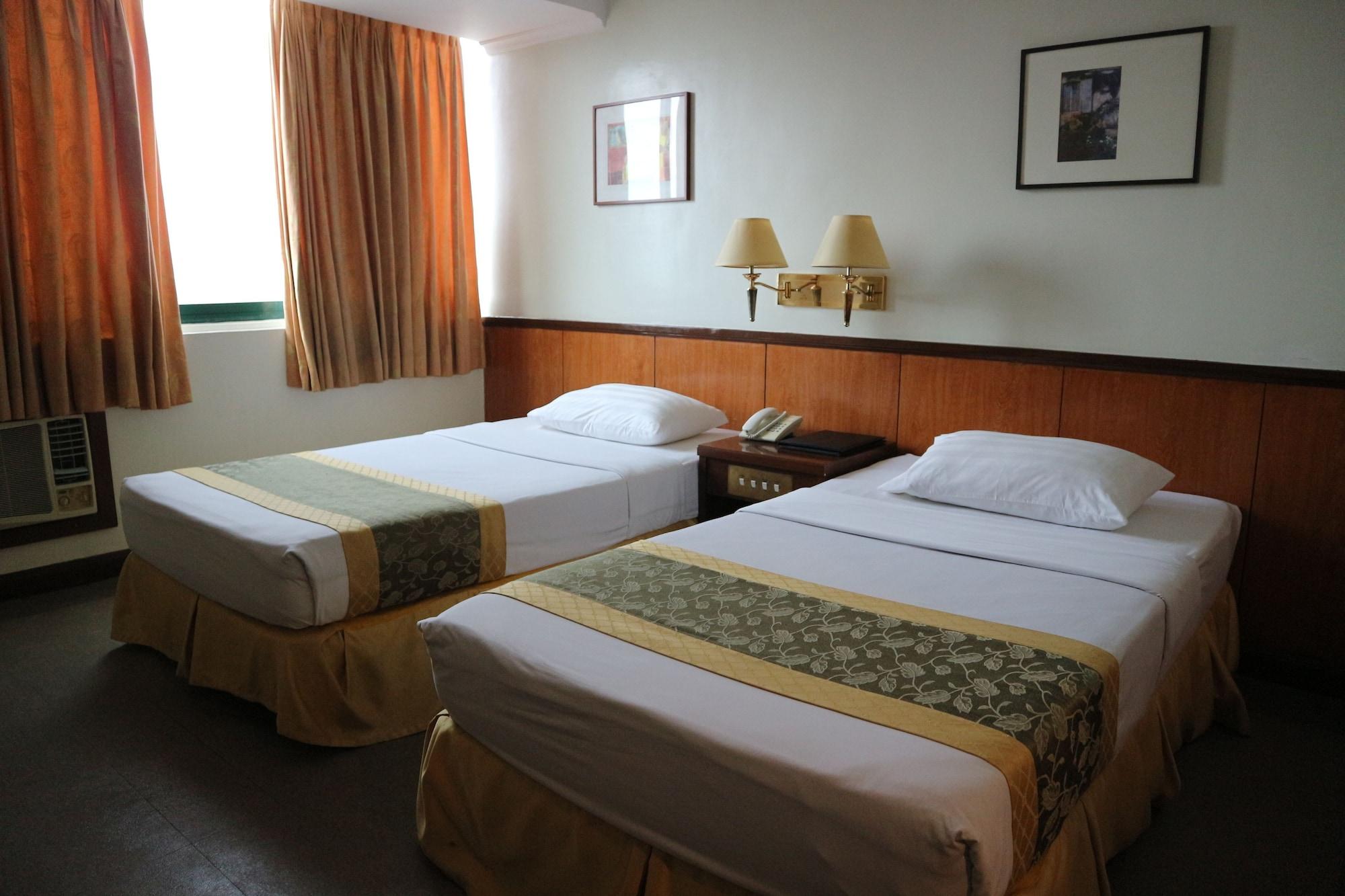 Iloilo Business Hotel Экстерьер фото