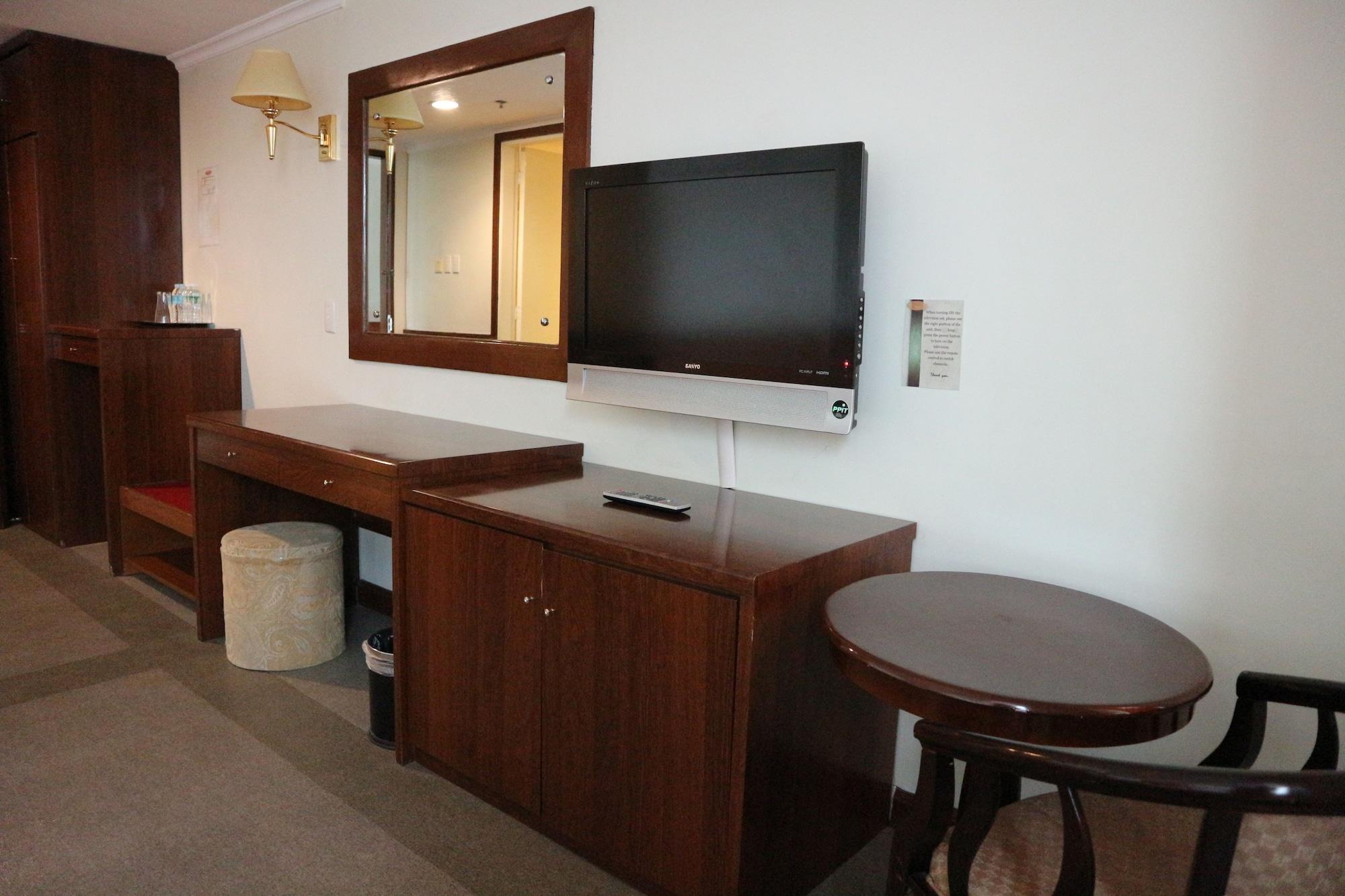 Iloilo Business Hotel Экстерьер фото