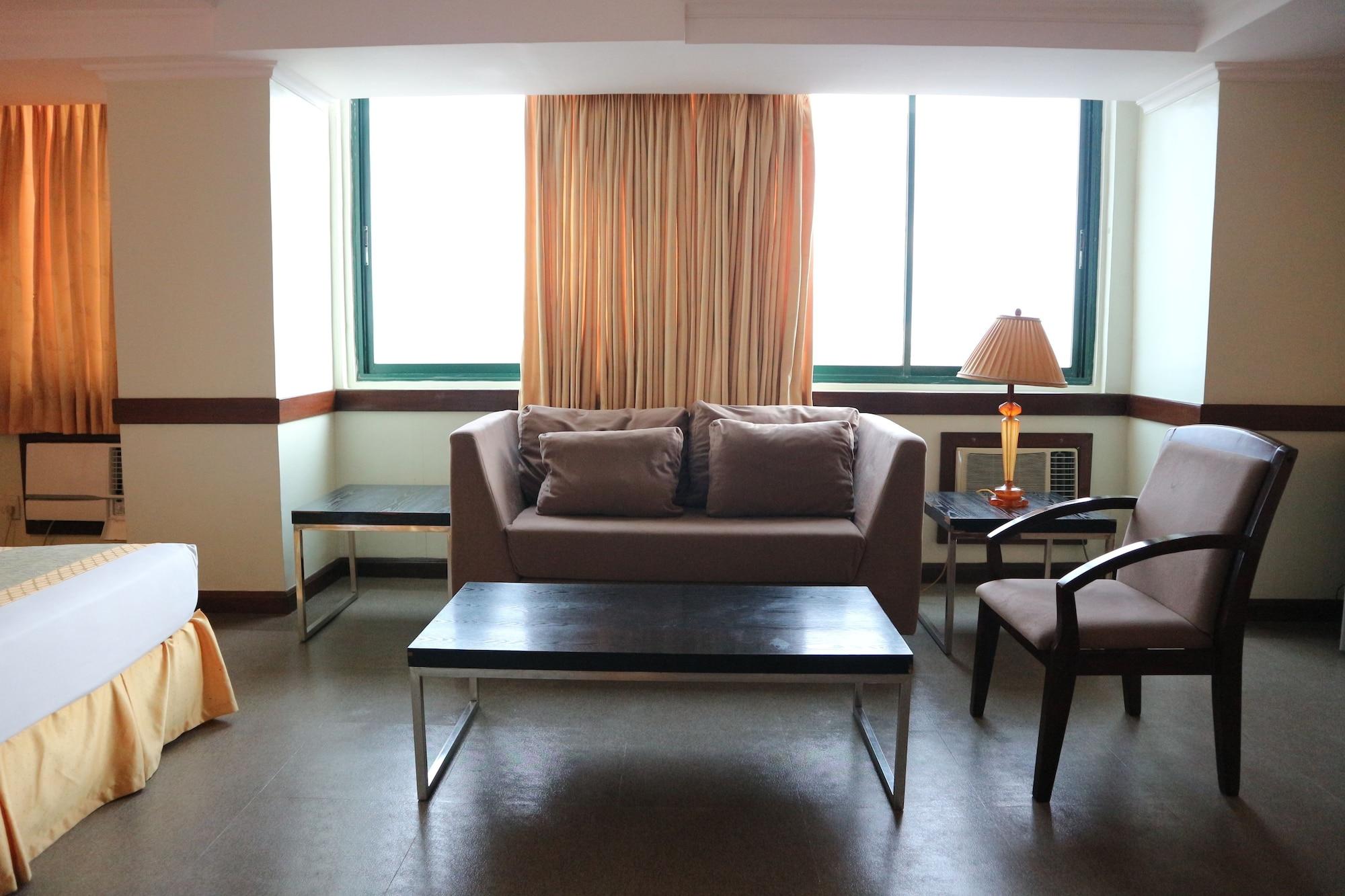 Iloilo Business Hotel Экстерьер фото