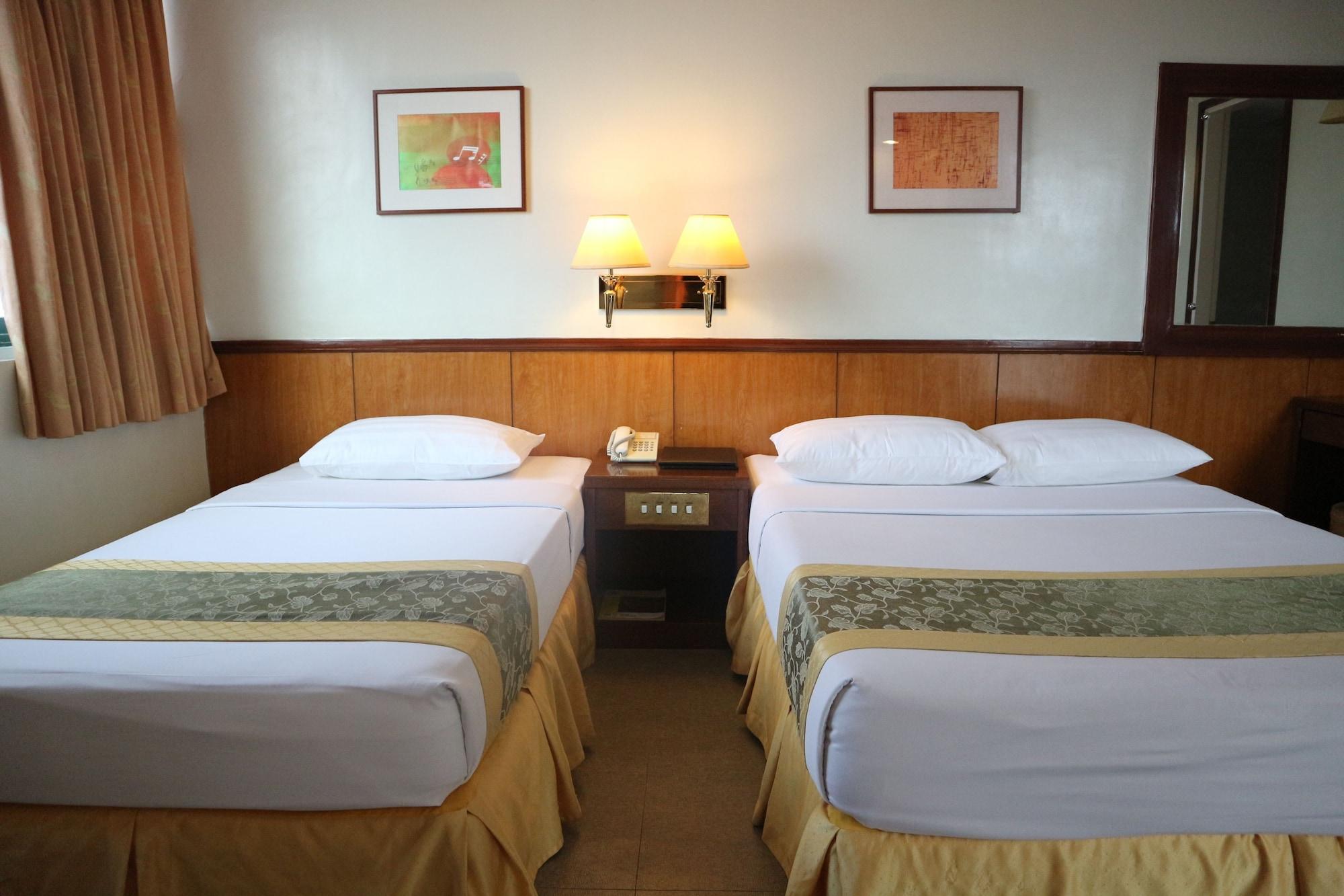 Iloilo Business Hotel Экстерьер фото