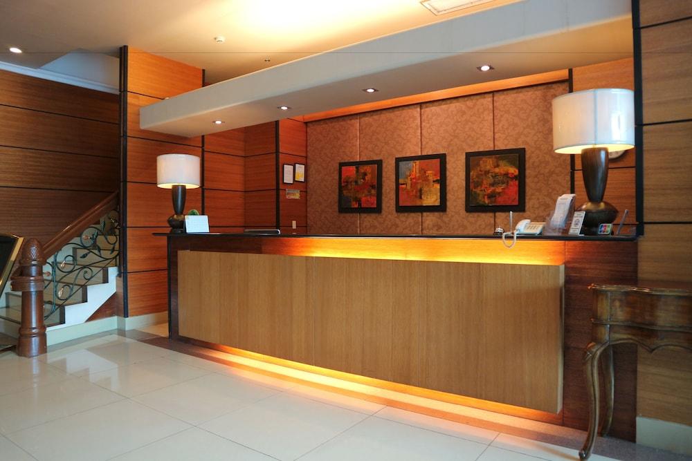 Iloilo Business Hotel Экстерьер фото
