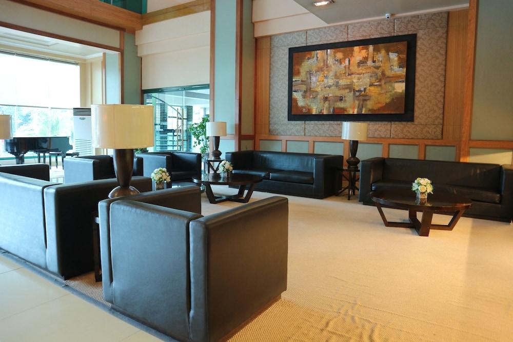 Iloilo Business Hotel Экстерьер фото