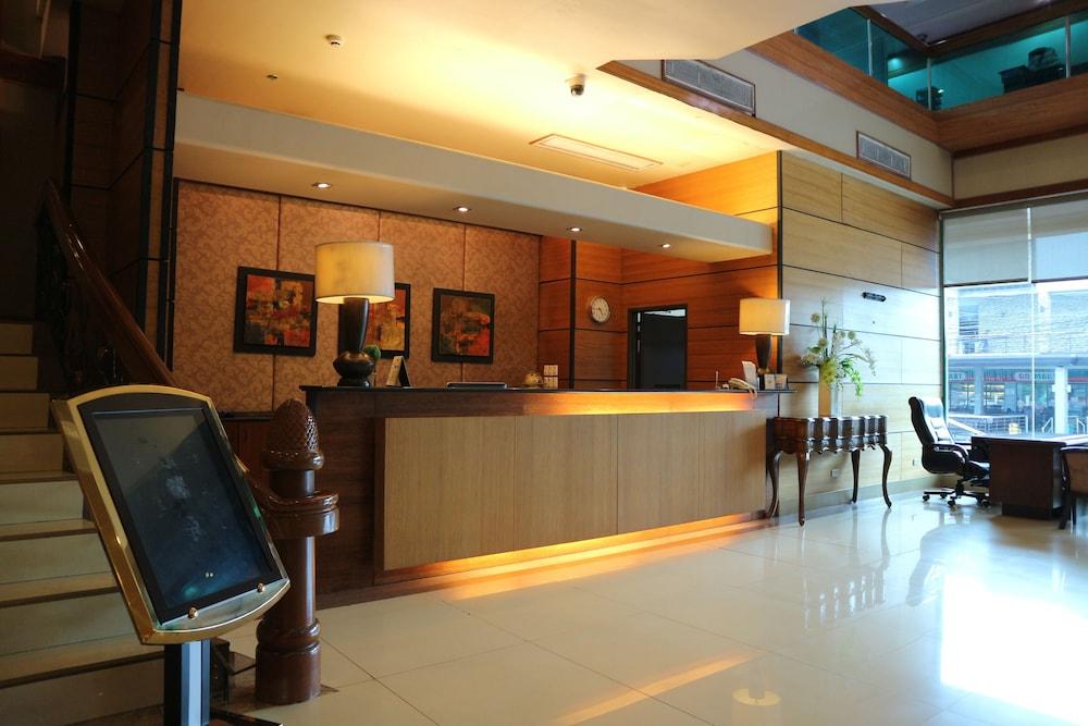 Iloilo Business Hotel Экстерьер фото
