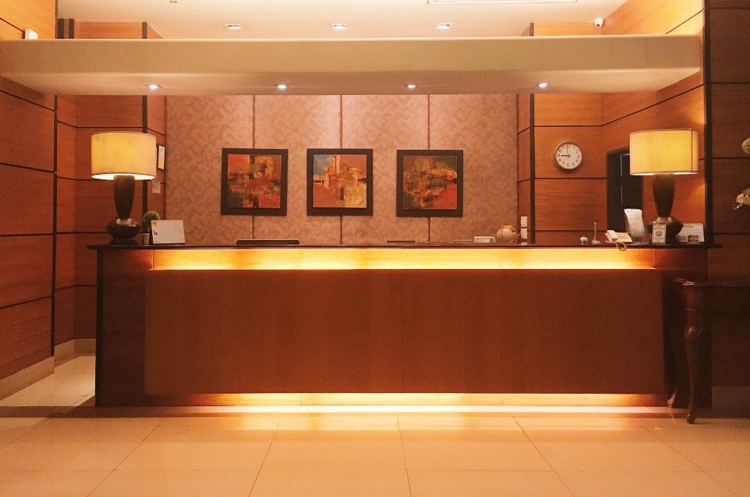 Iloilo Business Hotel Экстерьер фото