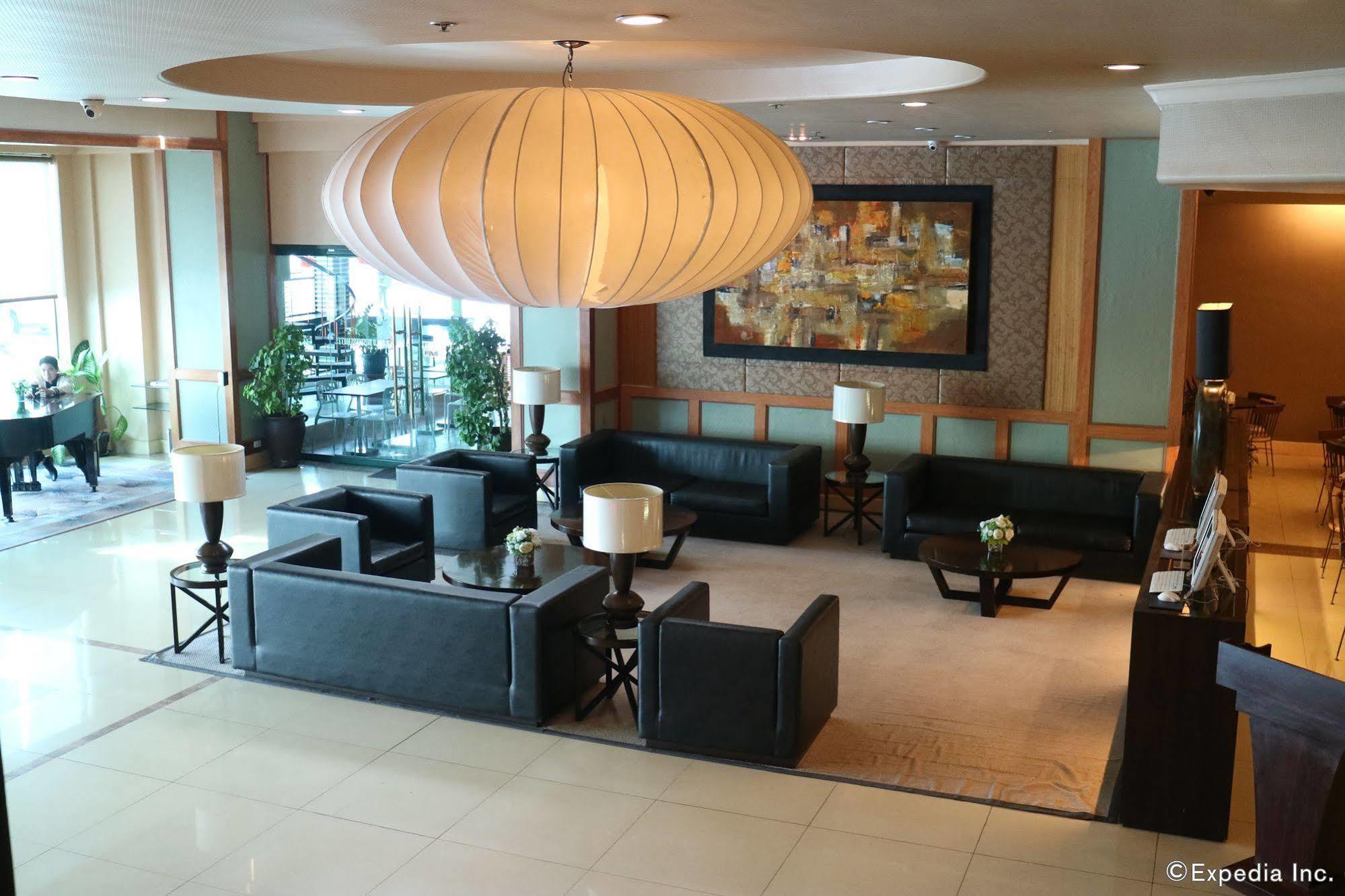 Iloilo Business Hotel Экстерьер фото