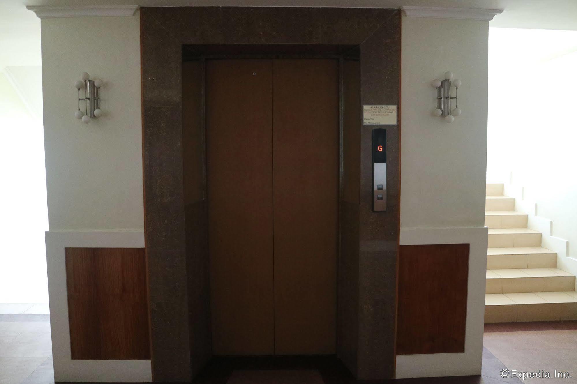 Iloilo Business Hotel Экстерьер фото