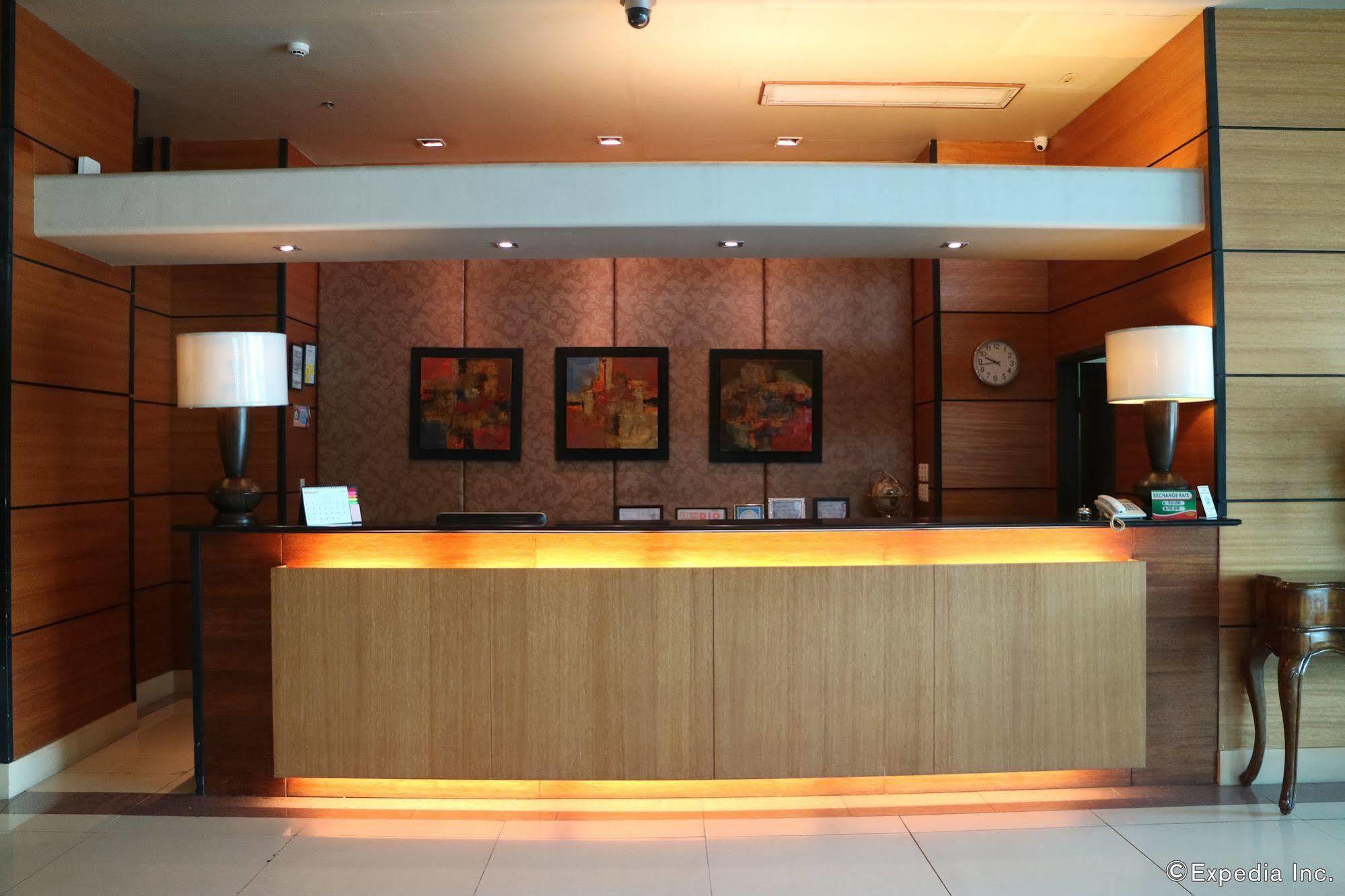 Iloilo Business Hotel Экстерьер фото