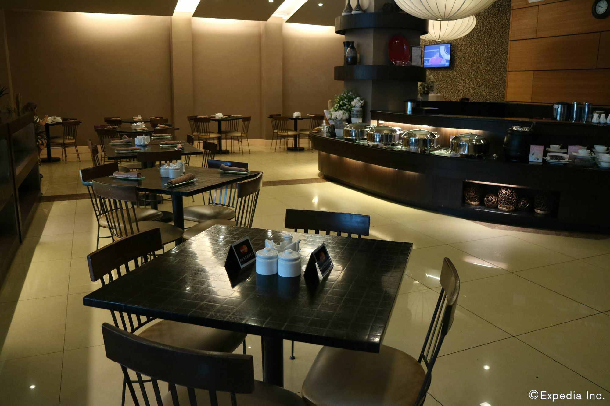 Iloilo Business Hotel Экстерьер фото